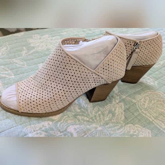 Dolce Vita Shoes - Dolce Vita Perforated Peep-Toe Shoes with side zipper. Little use. Size 8